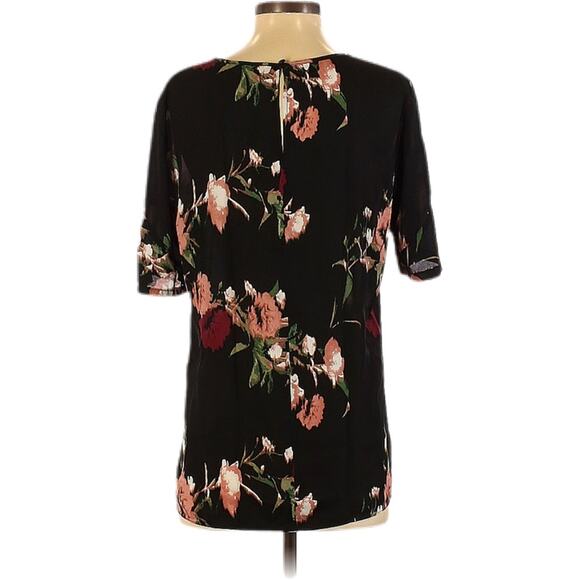 Vince Camuto Short Sleeve Floral Blouse Women’s Size Small Black Red - Picture 2 of 4